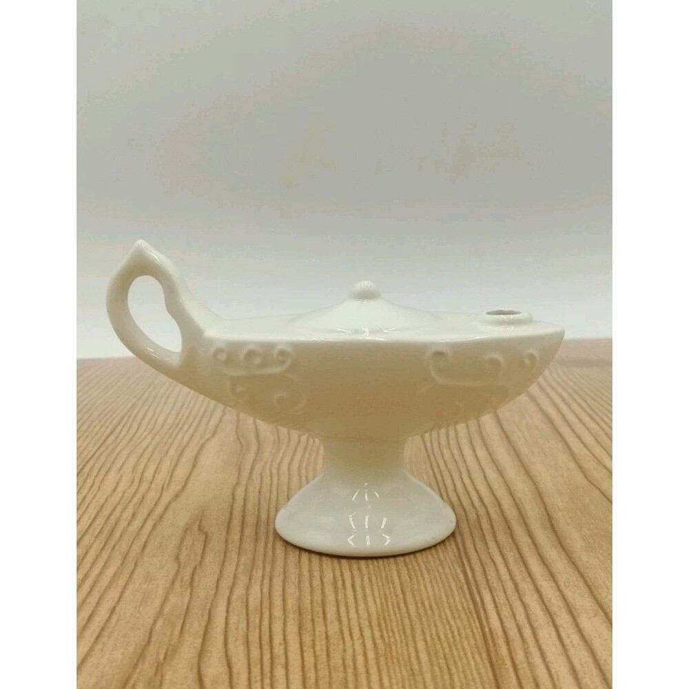 VTG Nurse Graduation / Aladdin Ceramic Genie lamp candle holder (Read)
